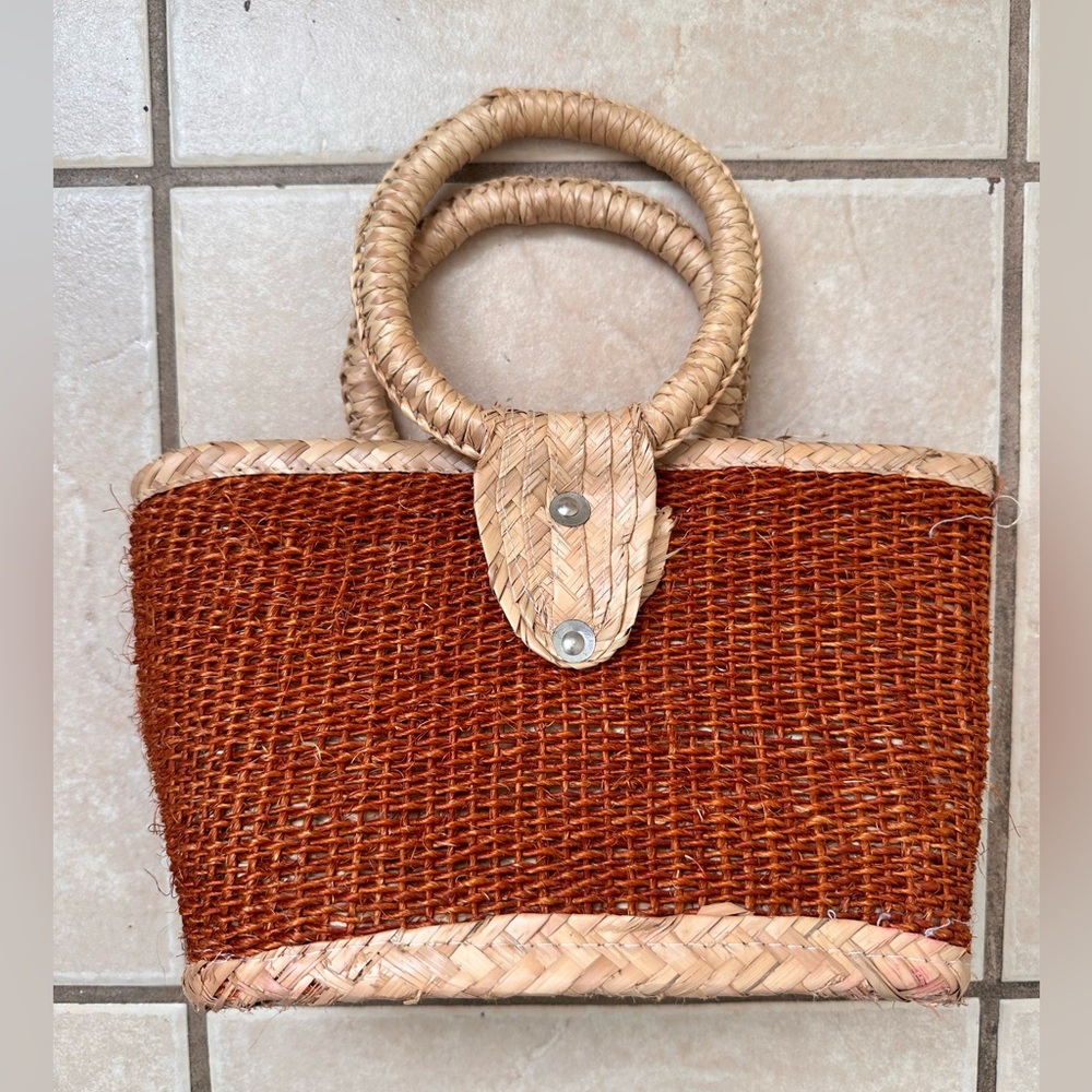Straw purse. Beach purse.